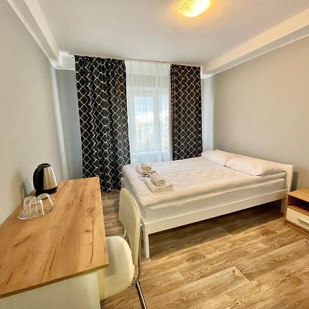 Hotel 7F Kiev Esterno foto