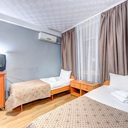 Hotel 7F Kiev Esterno foto
