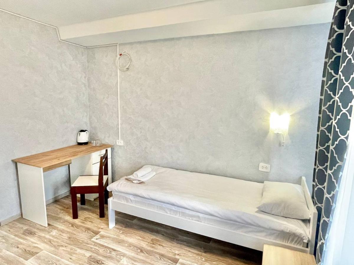 Hotel 7F Kiev Esterno foto