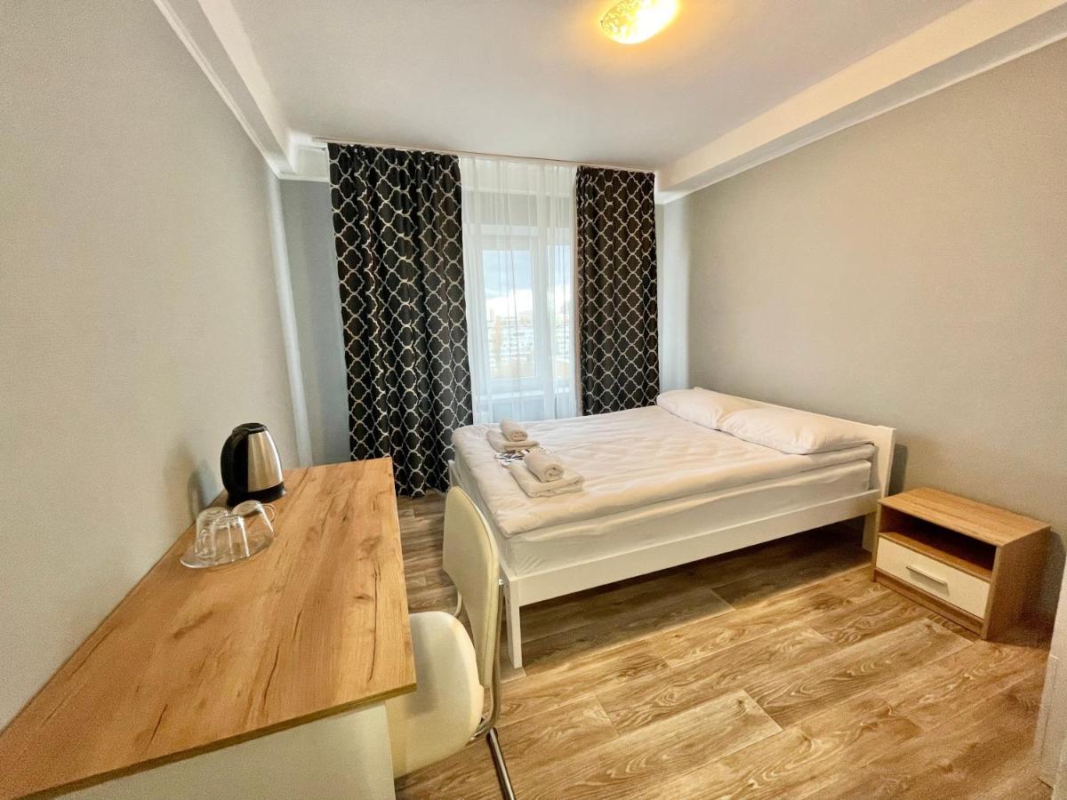 Hotel 7F Kiev Esterno foto