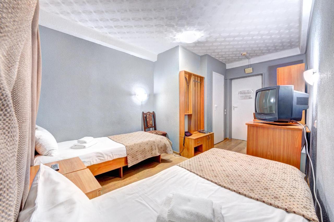 Hotel 7F Kiev Esterno foto
