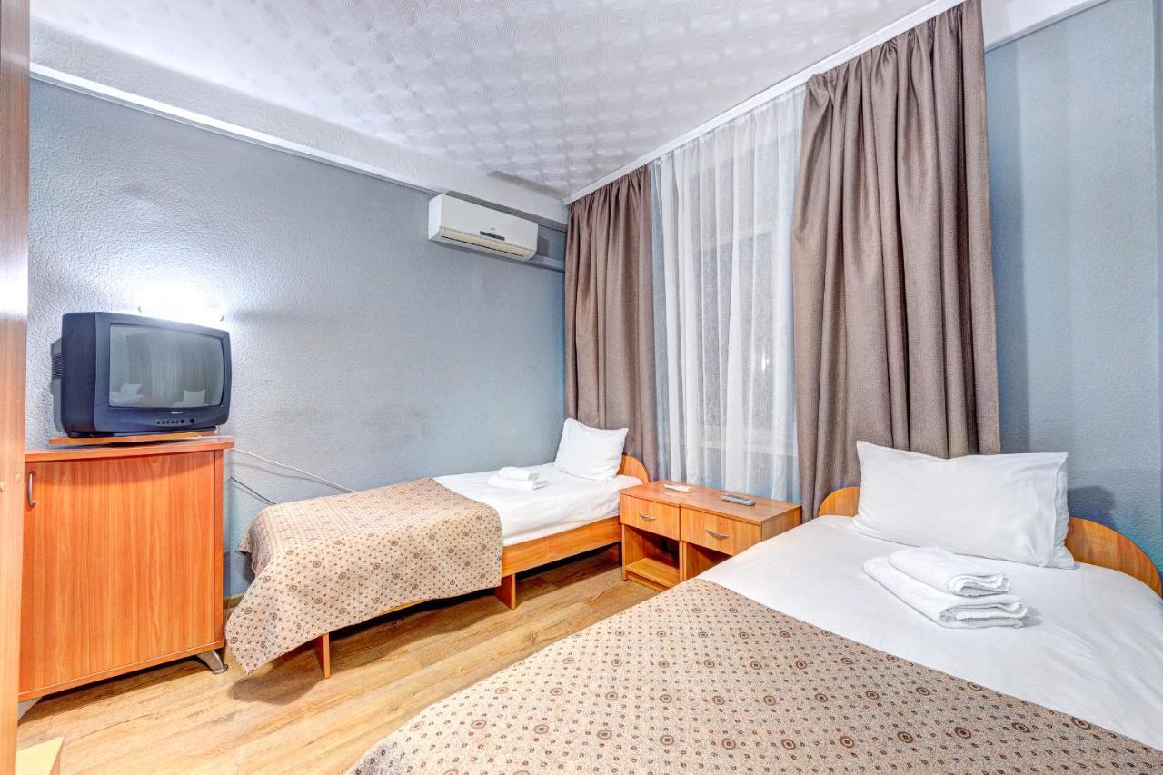 Hotel 7F Kiev Esterno foto