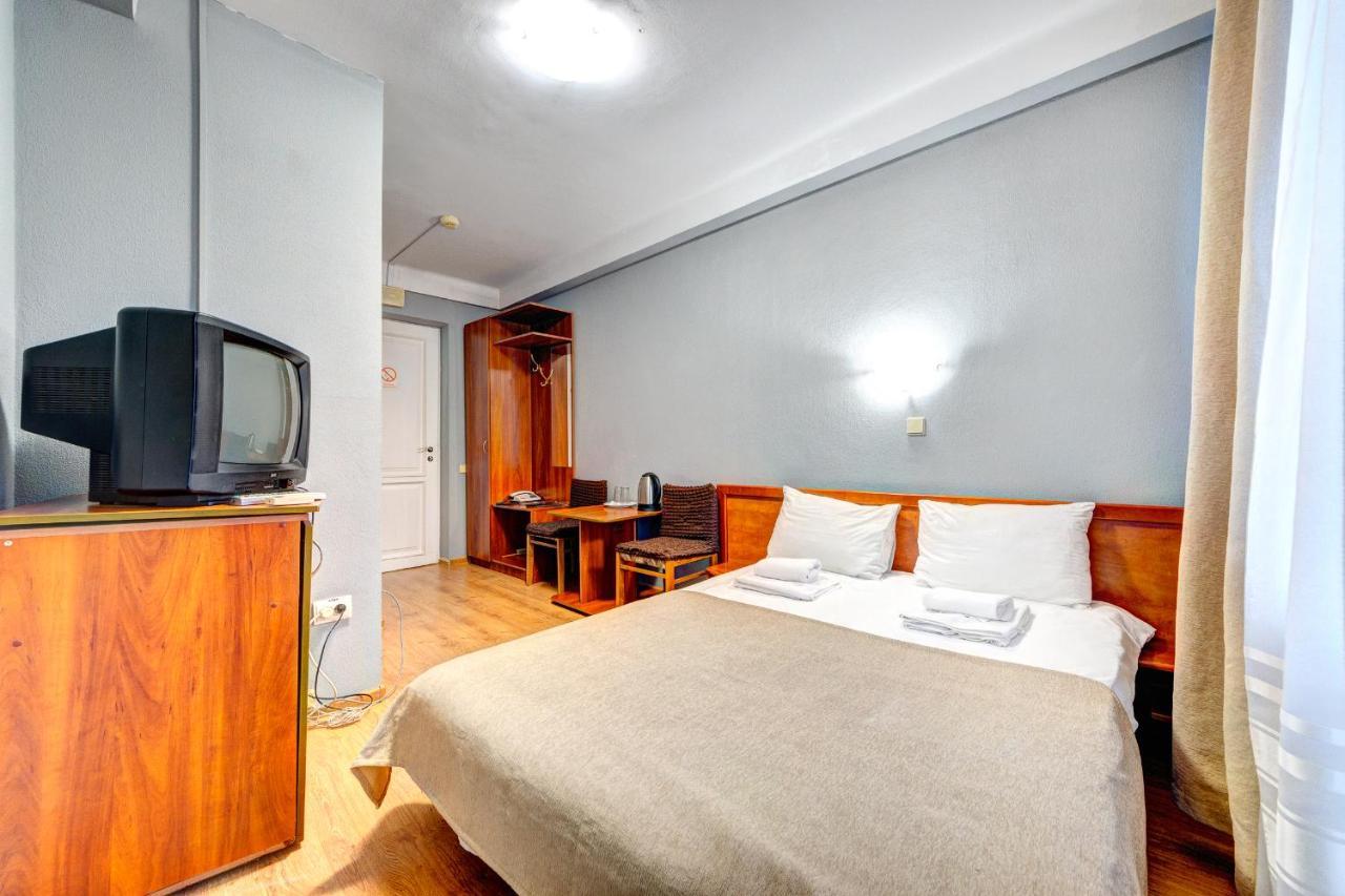 Hotel 7F Kiev Esterno foto