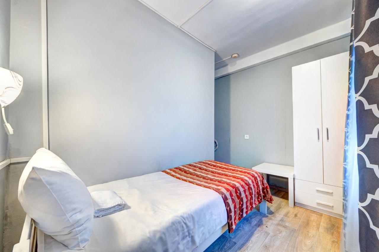 Hotel 7F Kiev Esterno foto