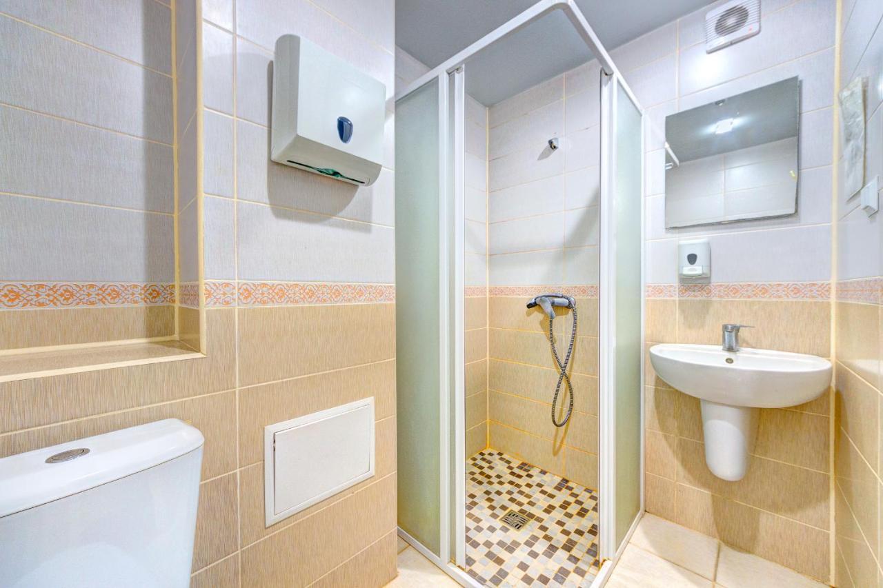 Hotel 7F Kiev Esterno foto