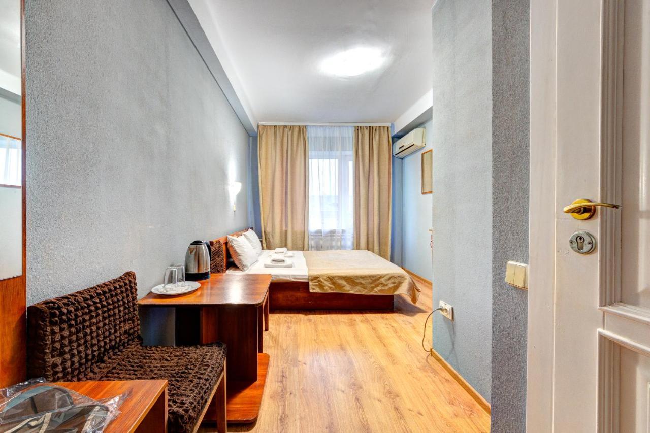 Hotel 7F Kiev Esterno foto