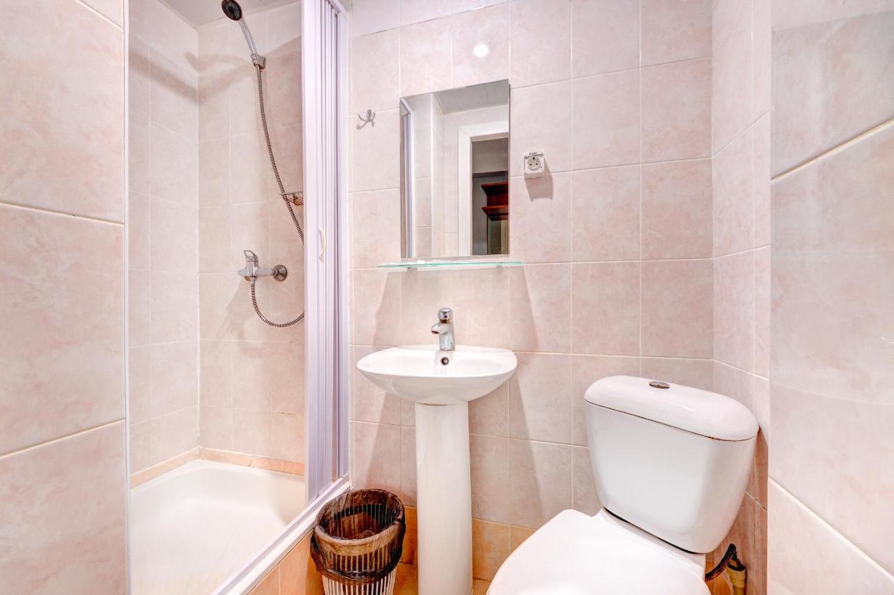 Hotel 7F Kiev Esterno foto
