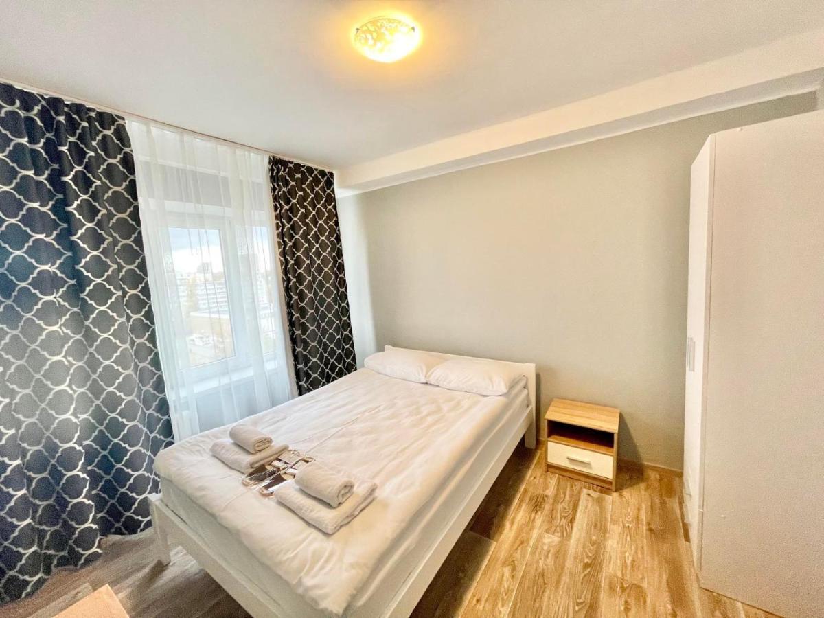 Hotel 7F Kiev Esterno foto