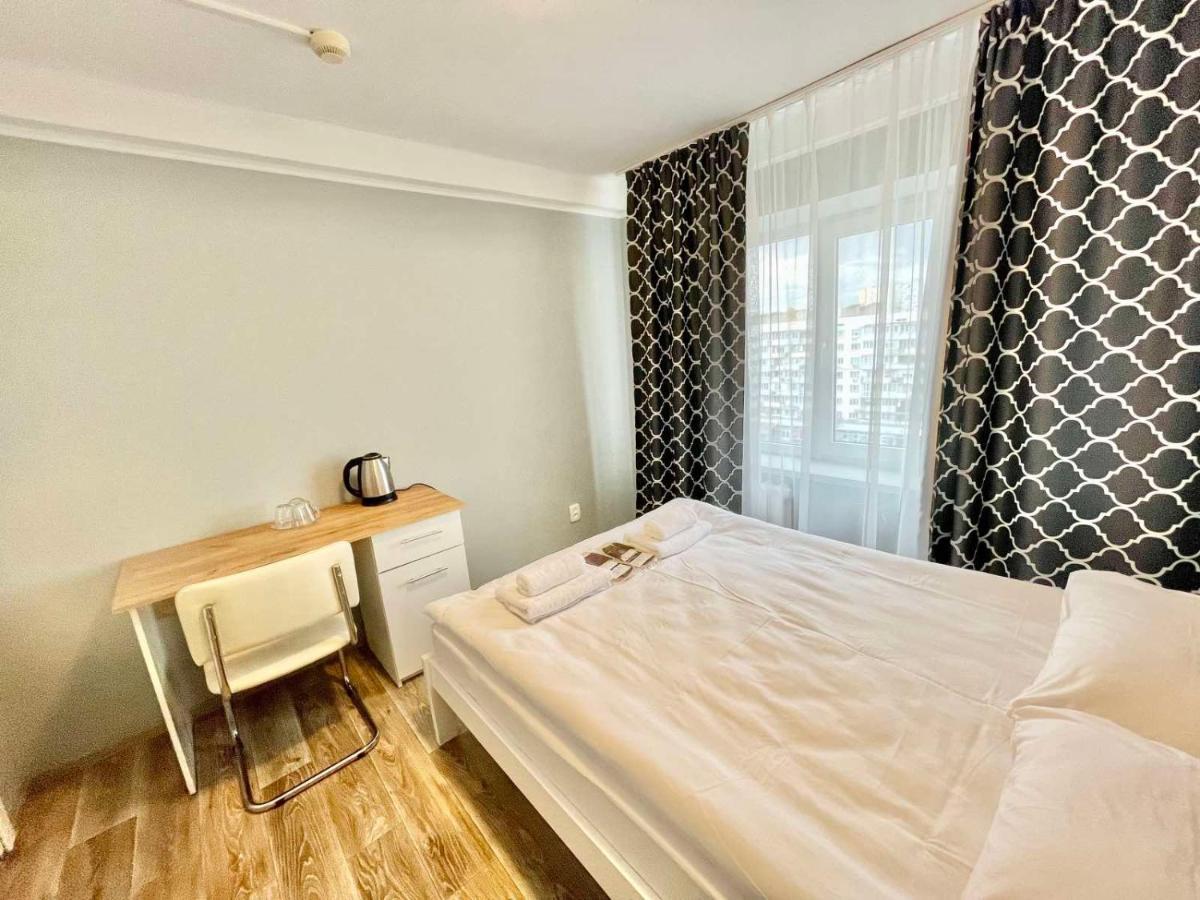Hotel 7F Kiev Esterno foto